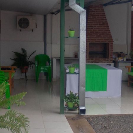 Helecho'S Hostal Hostel Encarnación Exterior foto